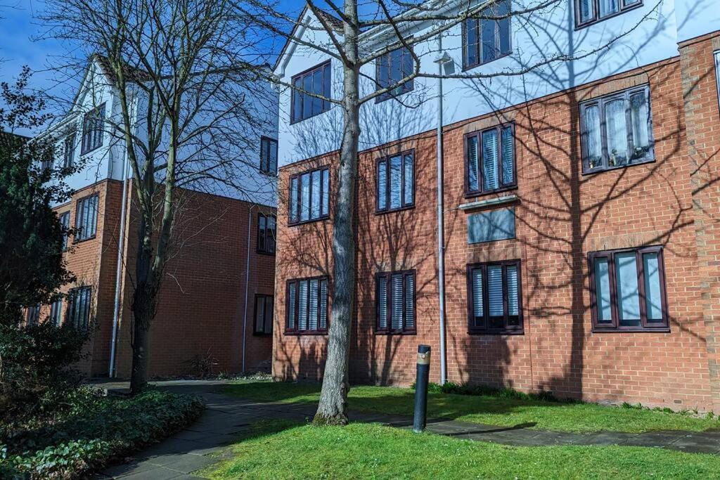 Stylish, Peaceful 2-bed Flat With Free Parking *