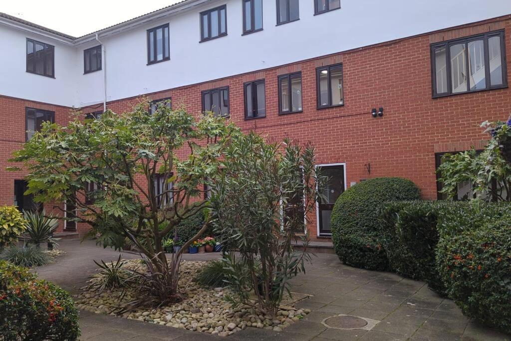 Stylish, Peaceful 2-bed Flat With Free Parking * New Barnet