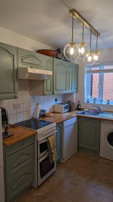 Stylish, Peaceful 2-bed Flat With Free Parking * New Barnet